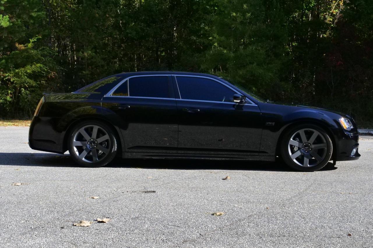 2012 Chrysler 300 SRT8 / Harmon Kardon Audio / 6.4L V8 / Pano Sunroof Lincolnton NC