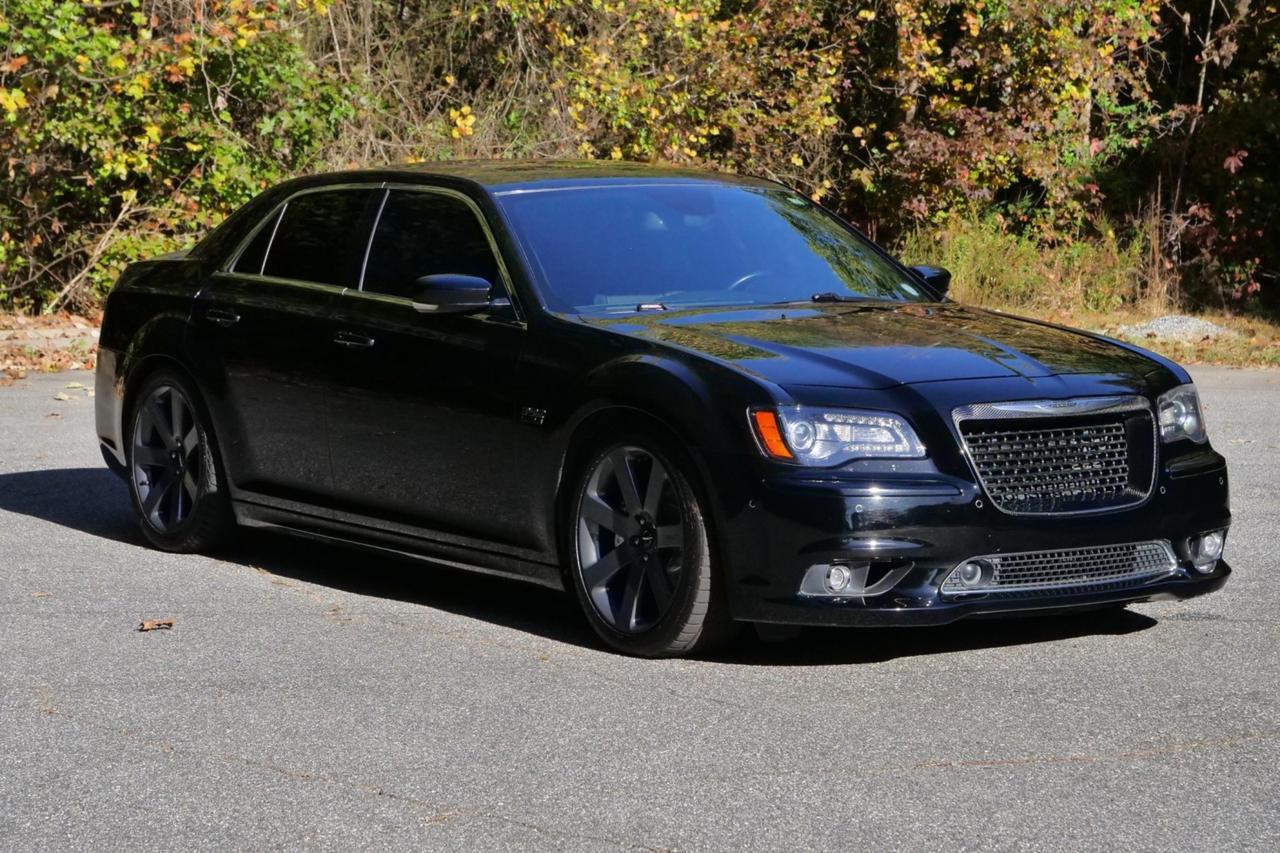 2012 Chrysler 300 SRT8 / Harmon Kardon Audio / 6.4L V8 / Pano Sunroof Lincolnton NC