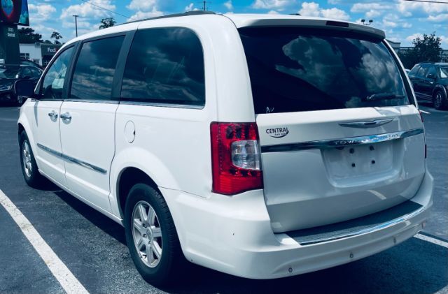 2012 Chrysler Town &amp; Country - SD Touring
