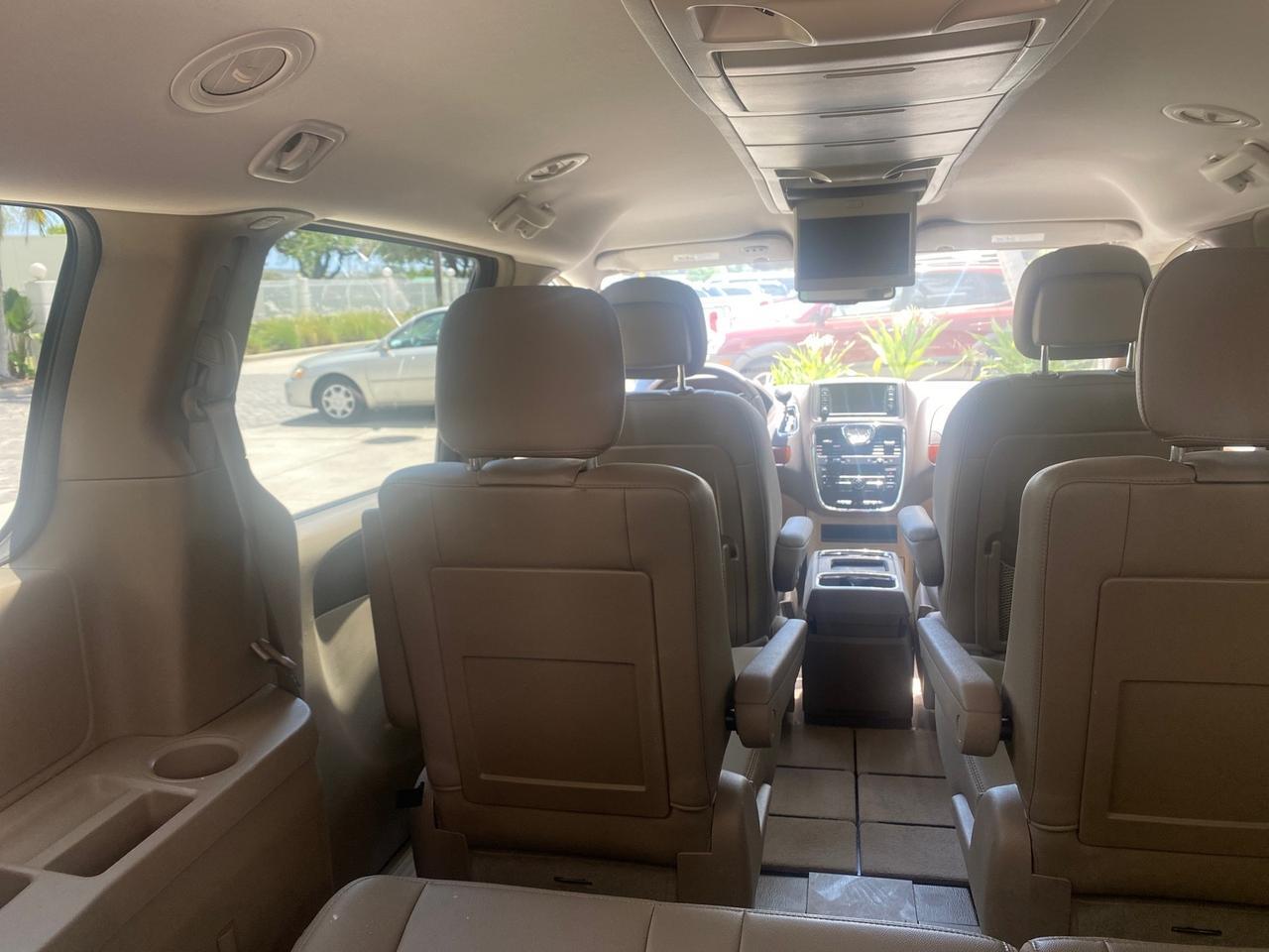 2012 Chrysler Town & Country 1 OWNER LOW MILES 58.406 Pompano Beach FL