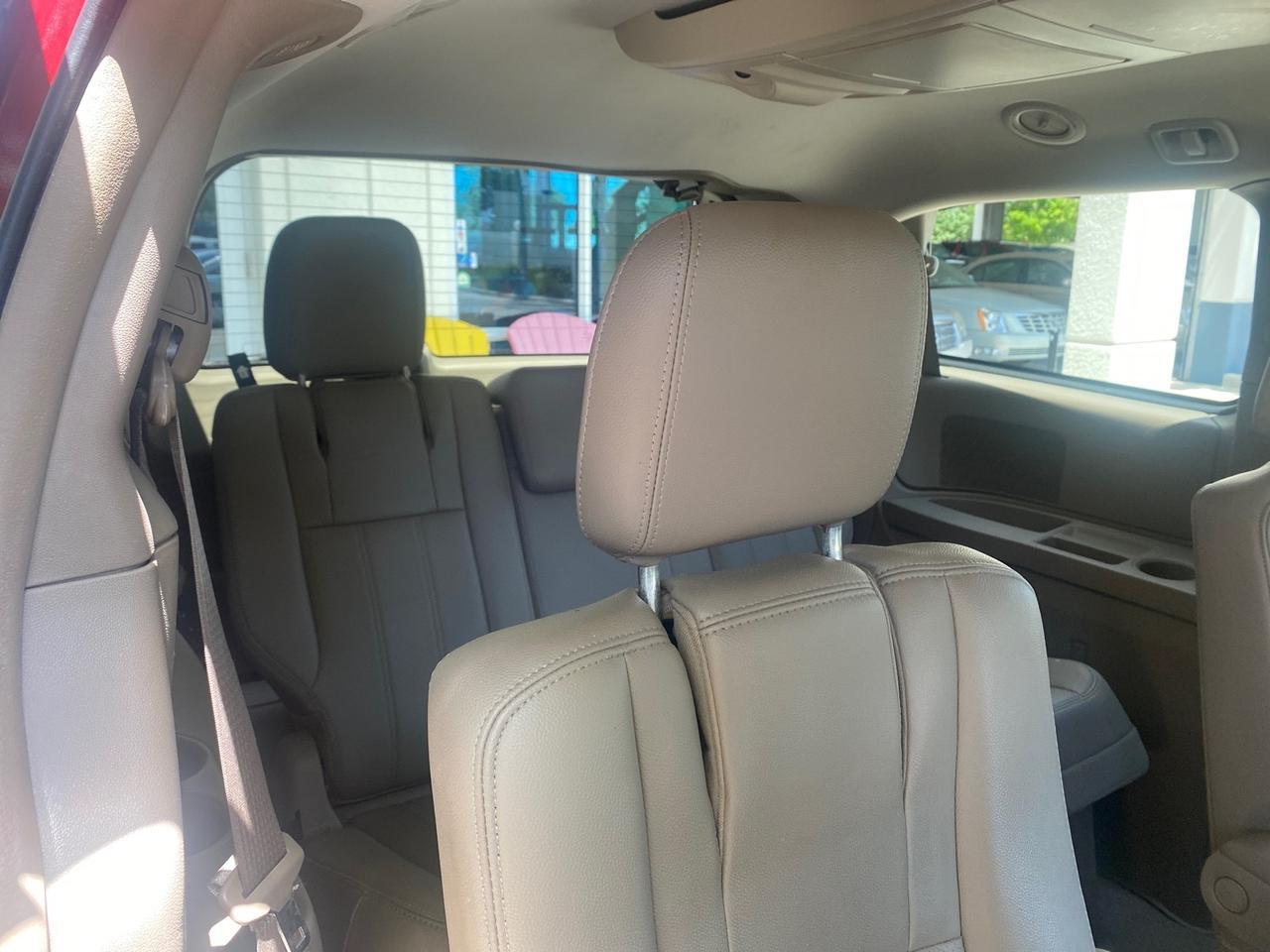 2012 Chrysler Town & Country 1 OWNER LOW MILES 58.406 Pompano Beach FL