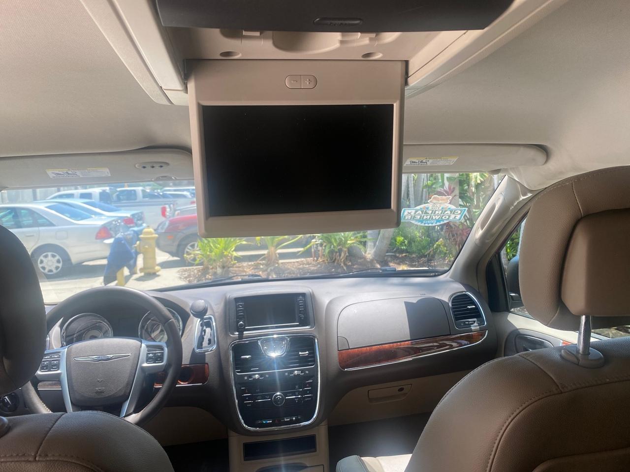 2012 Chrysler Town & Country 1 OWNER LOW MILES 58.406 Pompano Beach FL