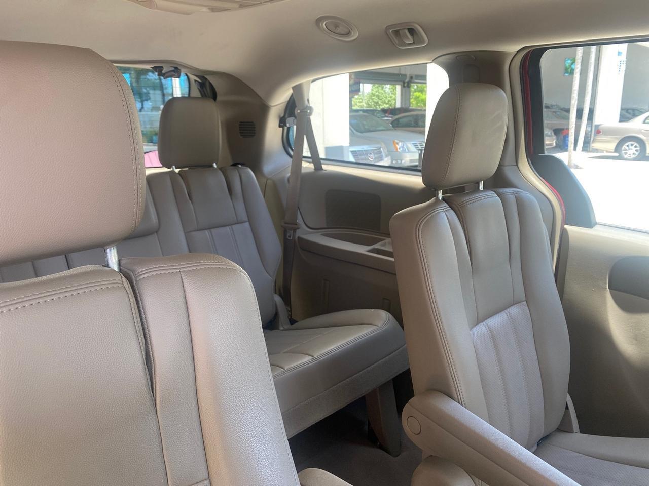 2012 Chrysler Town & Country 1 OWNER LOW MILES 58.406 Pompano Beach FL