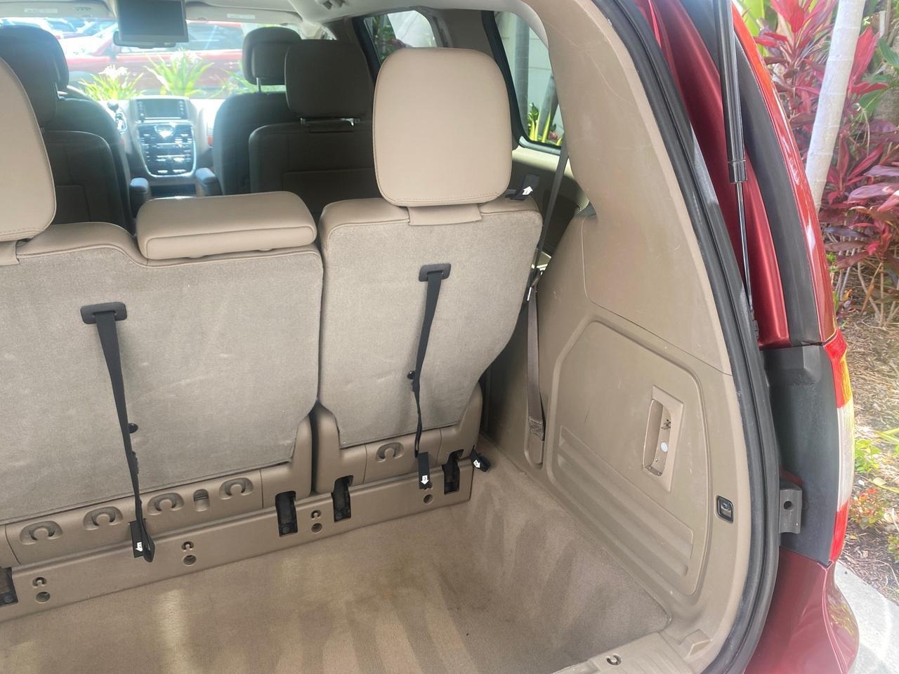 2012 Chrysler Town & Country 1 OWNER LOW MILES 58.406 Pompano Beach FL