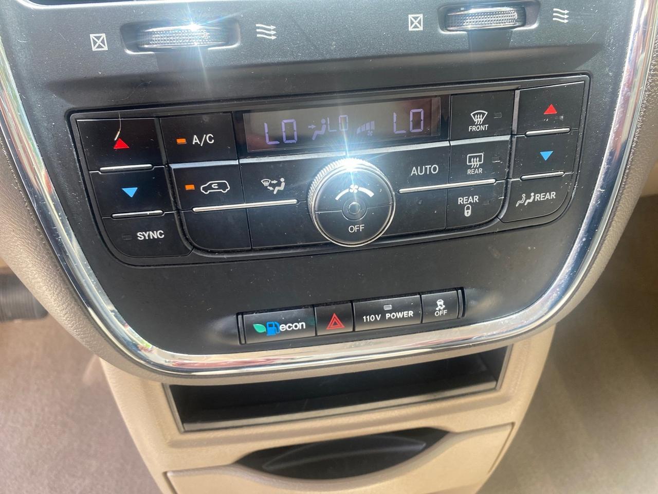 2012 Chrysler Town & Country 1 OWNER LOW MILES 58.406 Pompano Beach FL