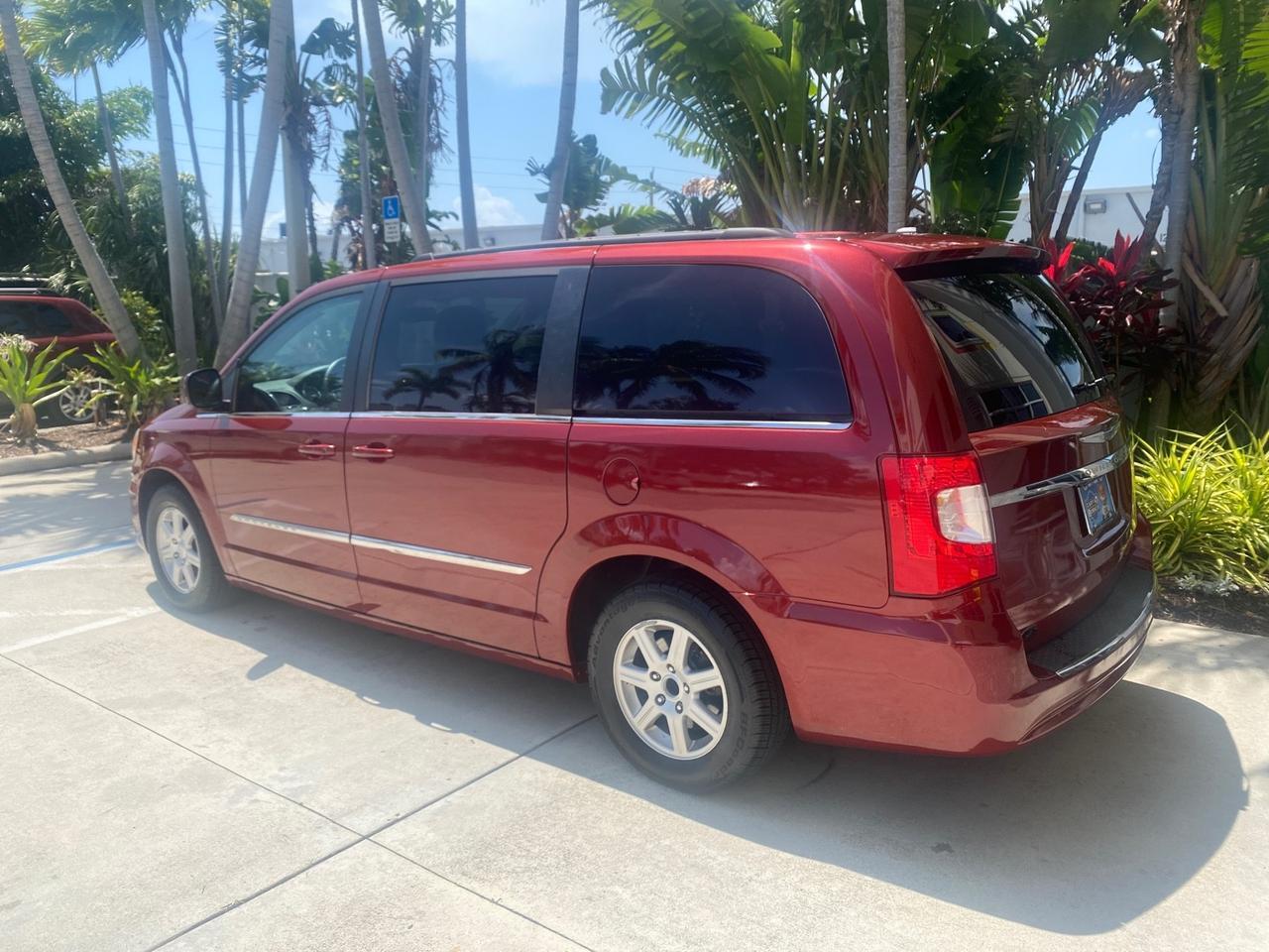2012 Chrysler Town & Country 1 OWNER LOW MILES 58.406 Pompano Beach FL