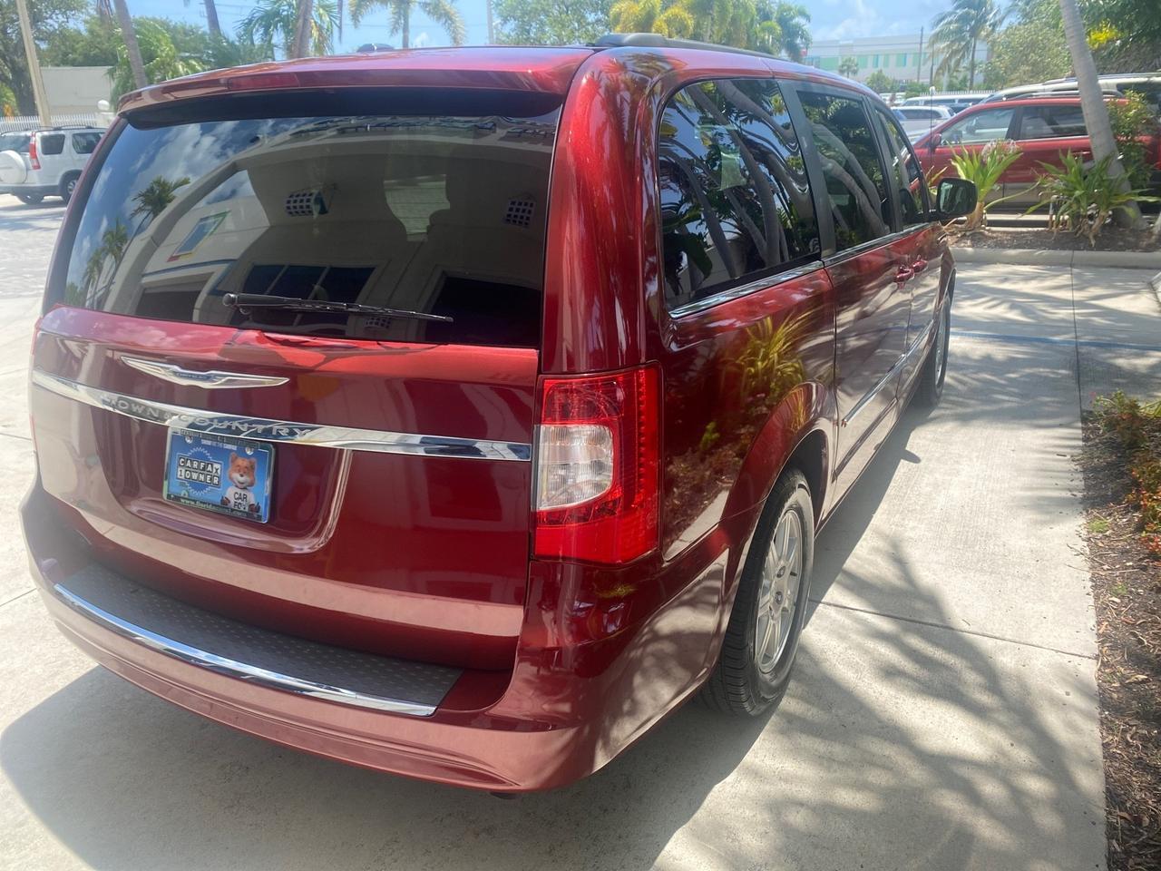 2012 Chrysler Town & Country 1 OWNER LOW MILES 58.406 Pompano Beach FL