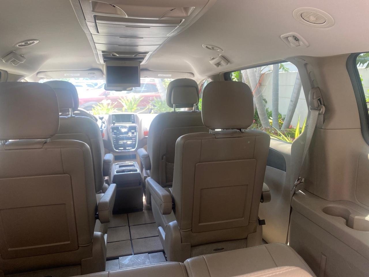 2012 Chrysler Town & Country 1 OWNER LOW MILES 58,411 Pompano Beach FL