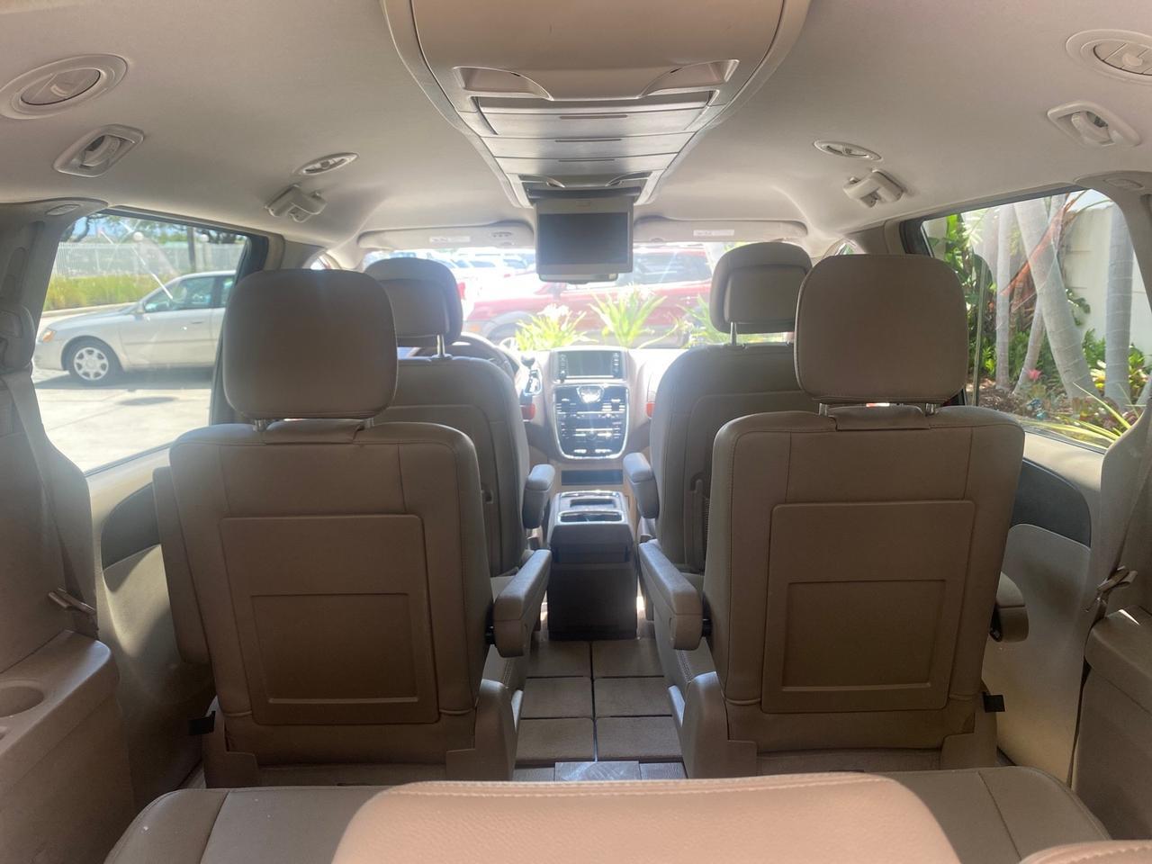 2012 Chrysler Town & Country 1 OWNER LOW MILES 58,411 Pompano Beach FL