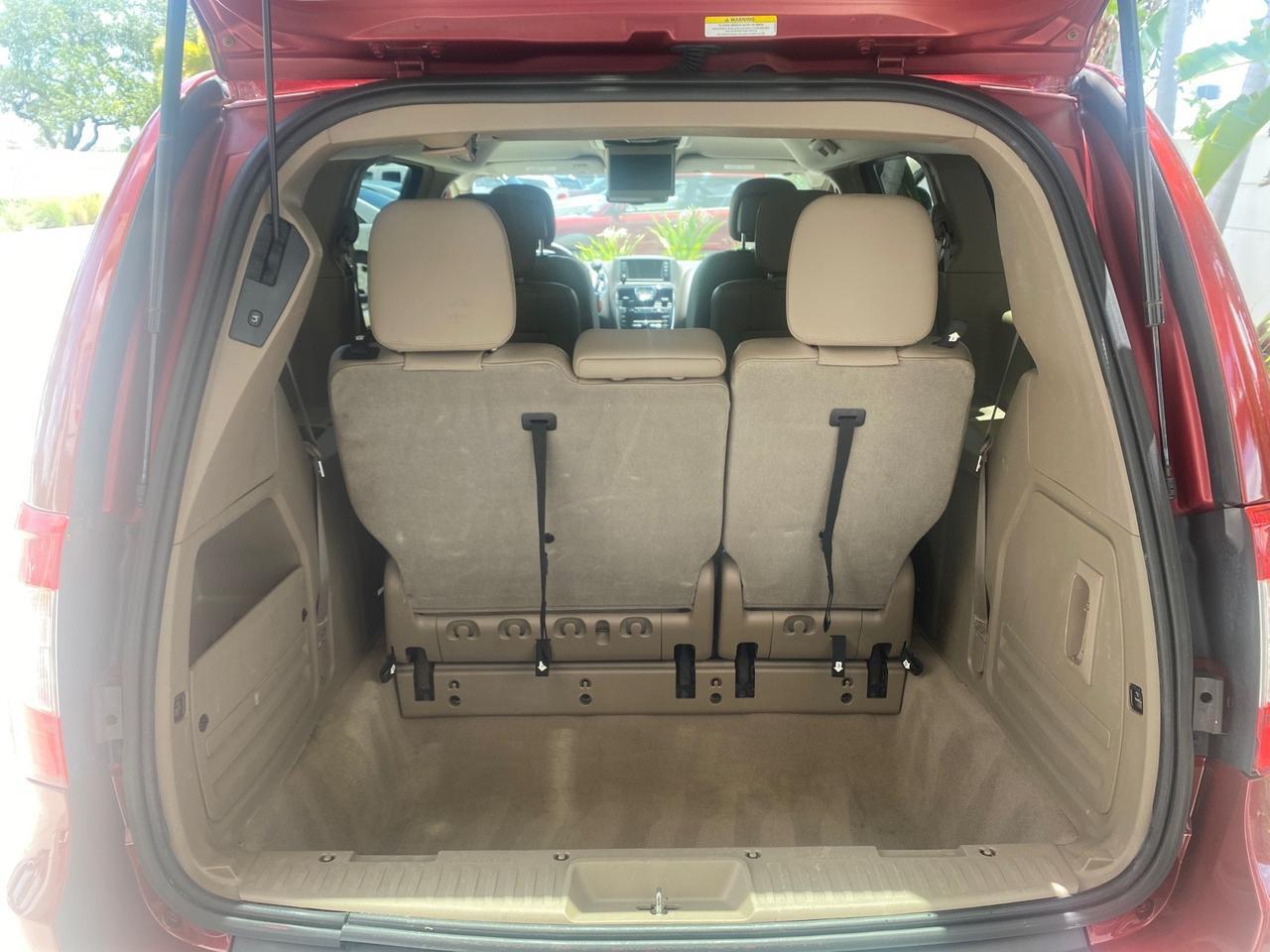 2012 Chrysler Town & Country 1 OWNER LOW MILES 58,411 Pompano Beach FL