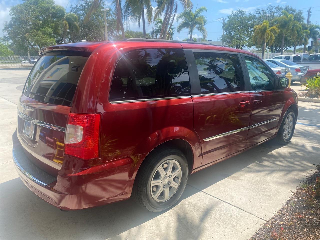 2012 Chrysler Town & Country 1 OWNER LOW MILES 58,411 Pompano Beach FL