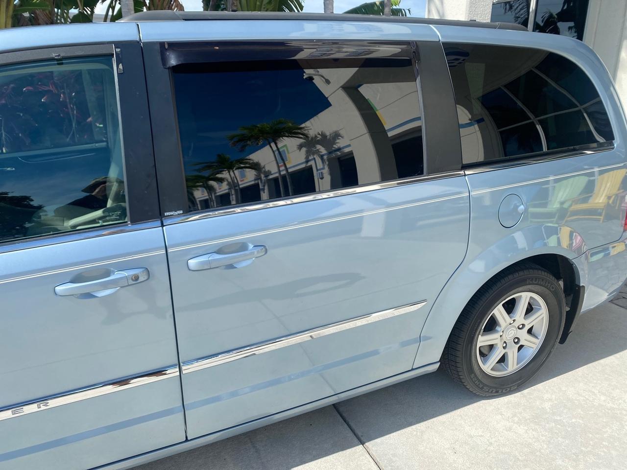 2012 Chrysler Town & Country HANDICAP LIFT LOW MILES 32,124 Pompano Beach FL