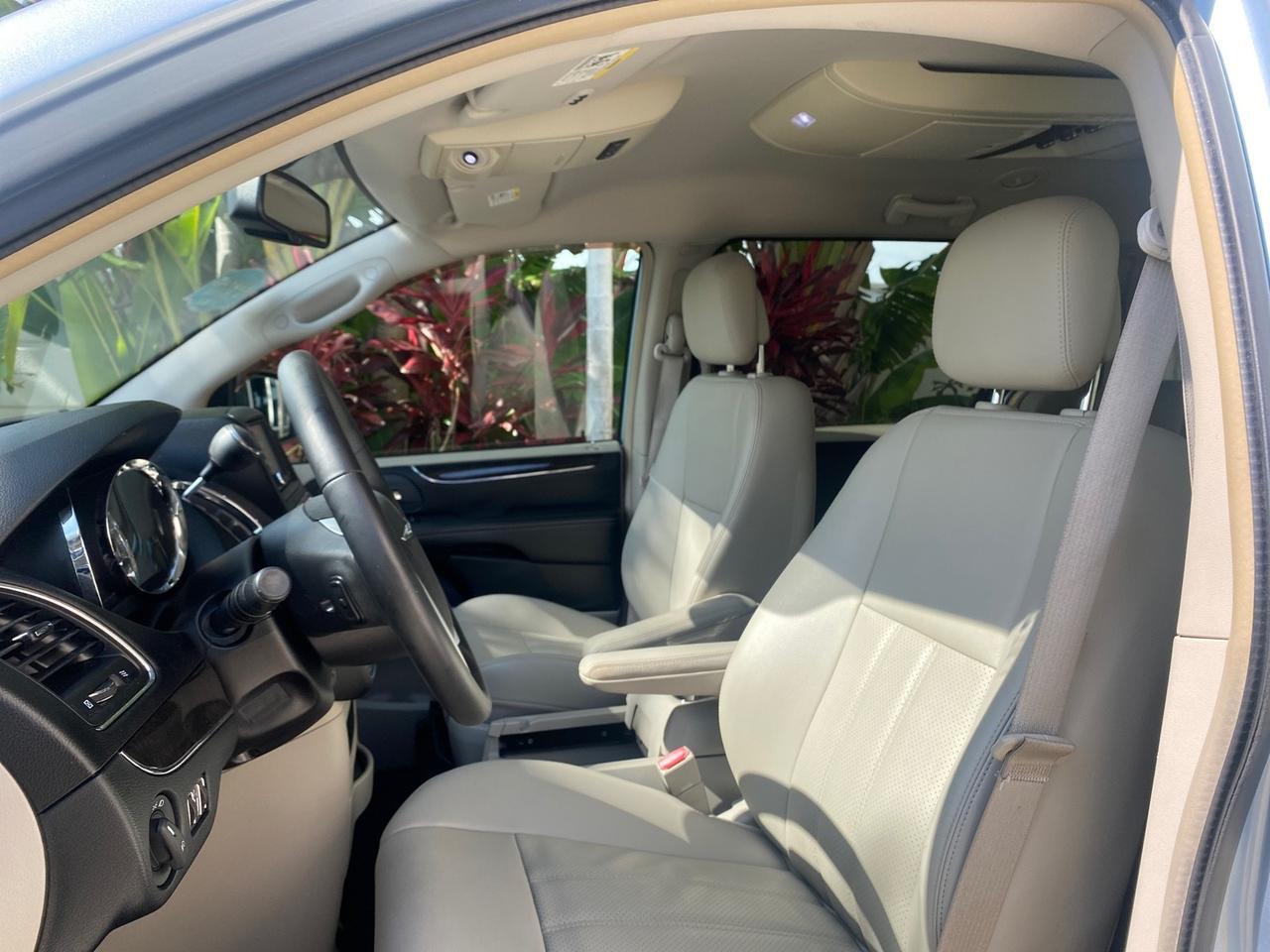 2012 Chrysler Town & Country HANDICAP LIFT LOW MILES 32,124 Pompano Beach FL