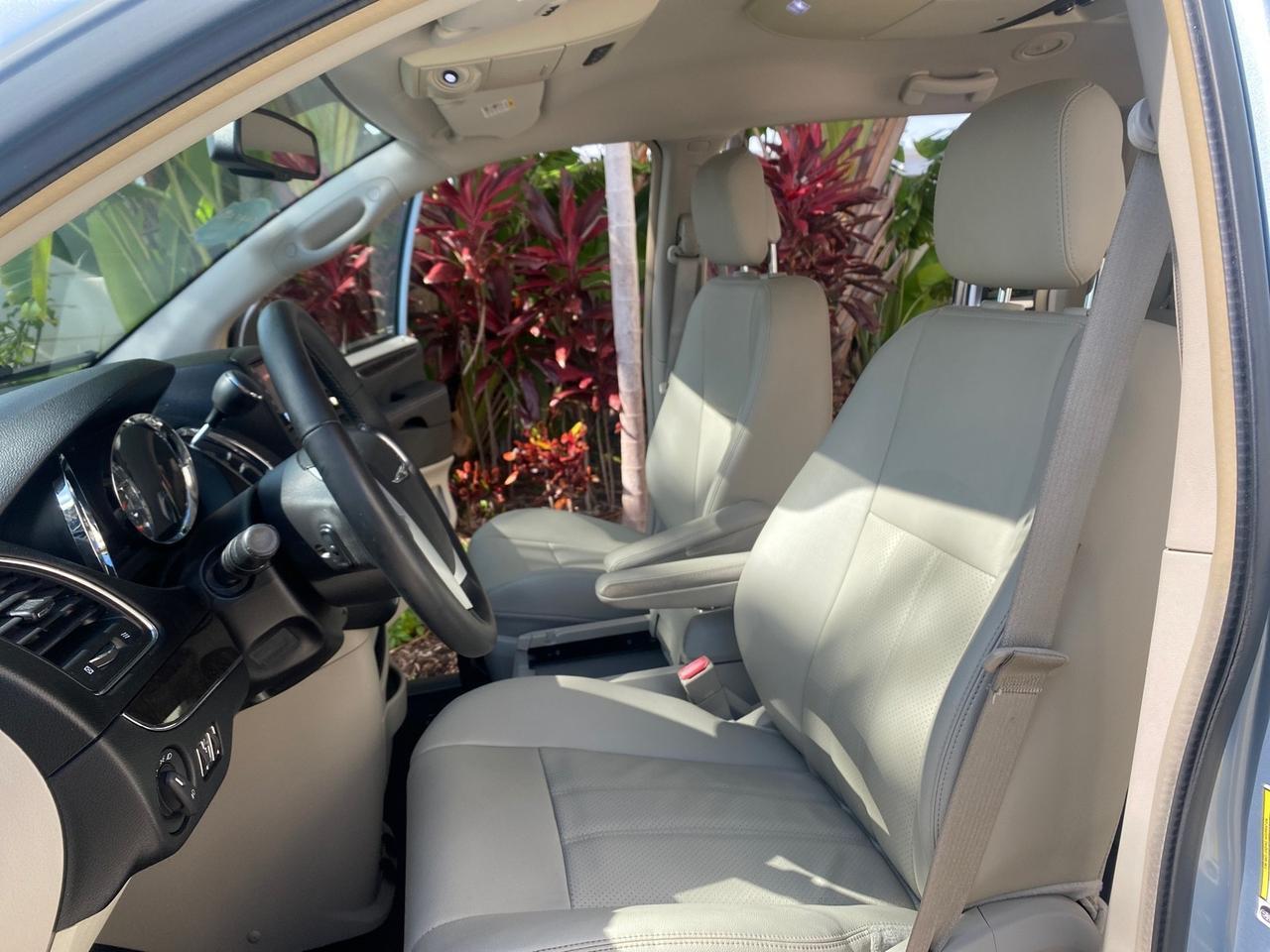 2012 Chrysler Town & Country HANDICAP LIFT LOW MILES 32,124 Pompano Beach FL