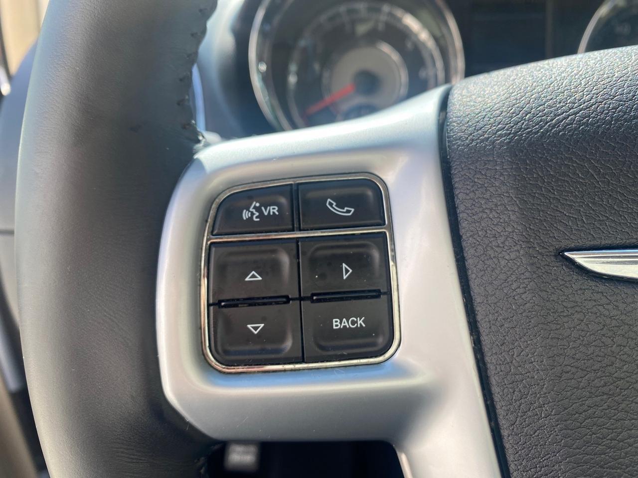 2012 Chrysler Town & Country HANDICAP LIFT LOW MILES 32,124 Pompano Beach FL