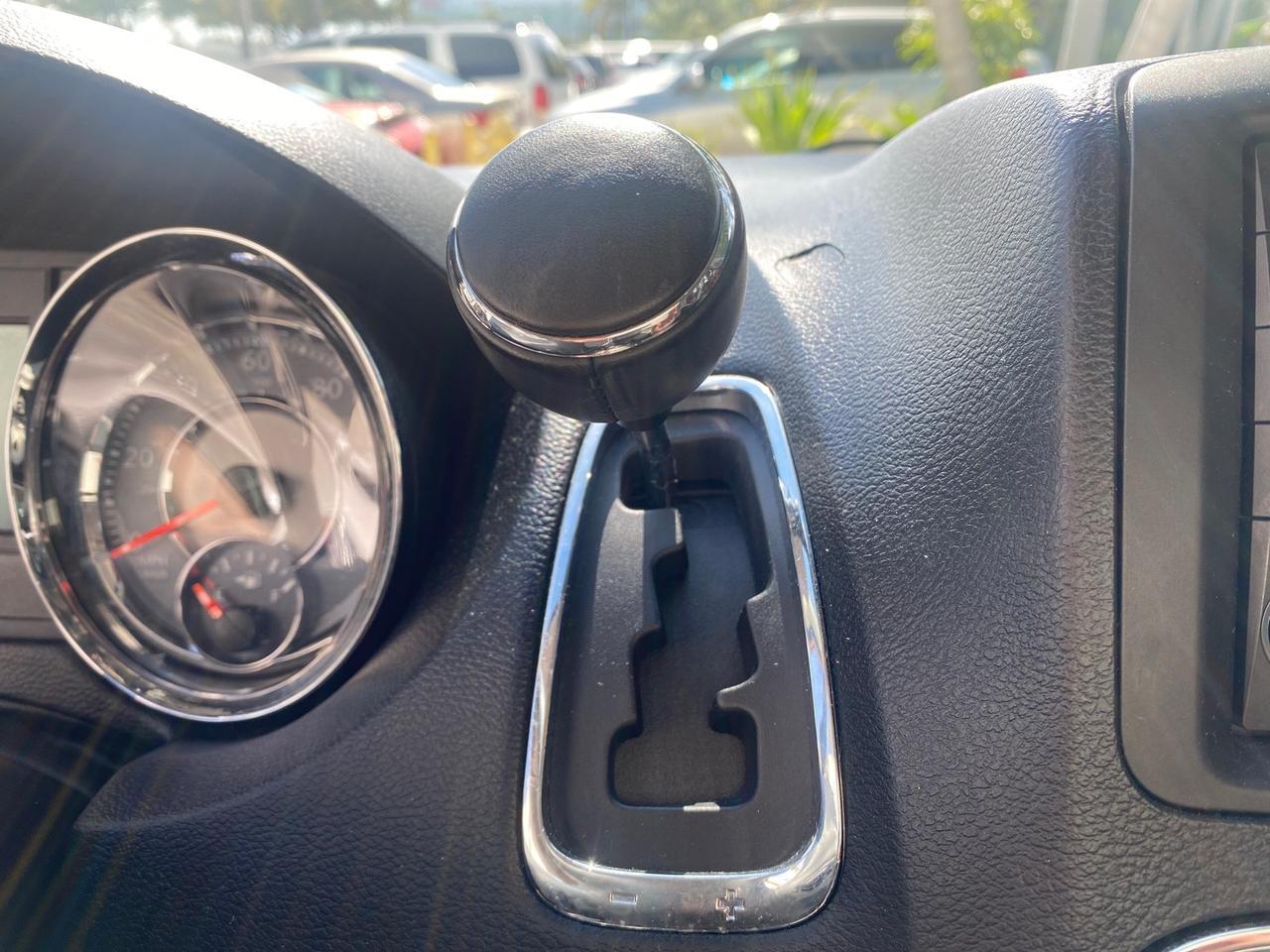 2012 Chrysler Town & Country HANDICAP LIFT LOW MILES 32,124 Pompano Beach FL