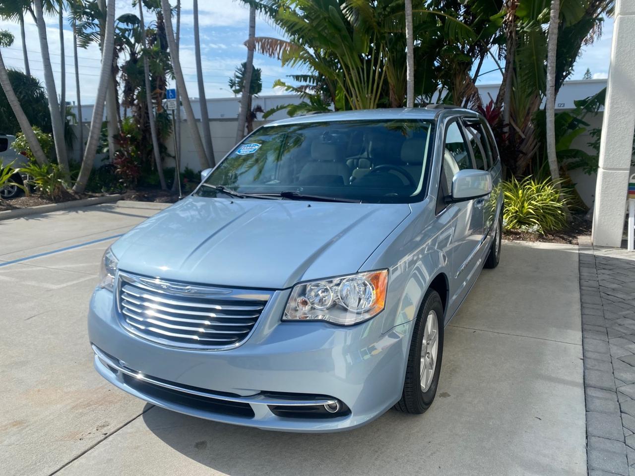 2012 Chrysler Town & Country HANDICAP LIFT LOW MILES 32,124 Pompano Beach FL