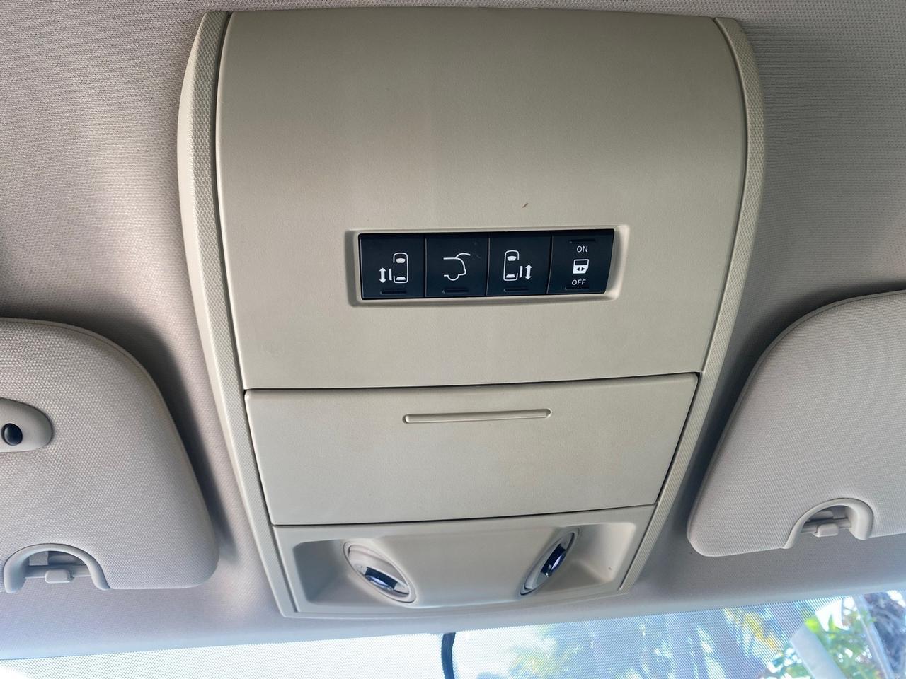 2012 Chrysler Town & Country HANDICAP LIFT LOW MILES 32,124 Pompano Beach FL