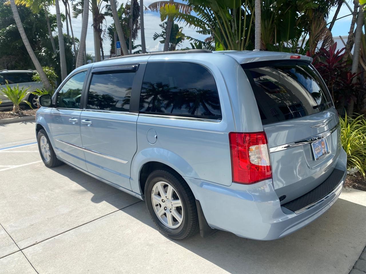 2012 Chrysler Town & Country HANDICAP LIFT LOW MILES 32,124 Pompano Beach FL