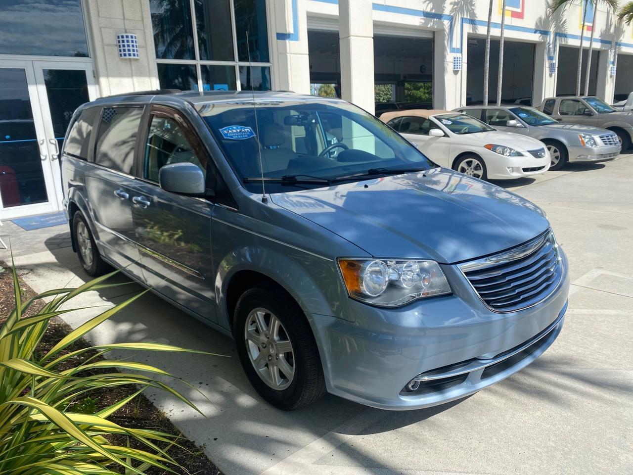 2012 Chrysler Town & Country HANDICAP LIFT LOW MILES 32,124 Pompano Beach FL