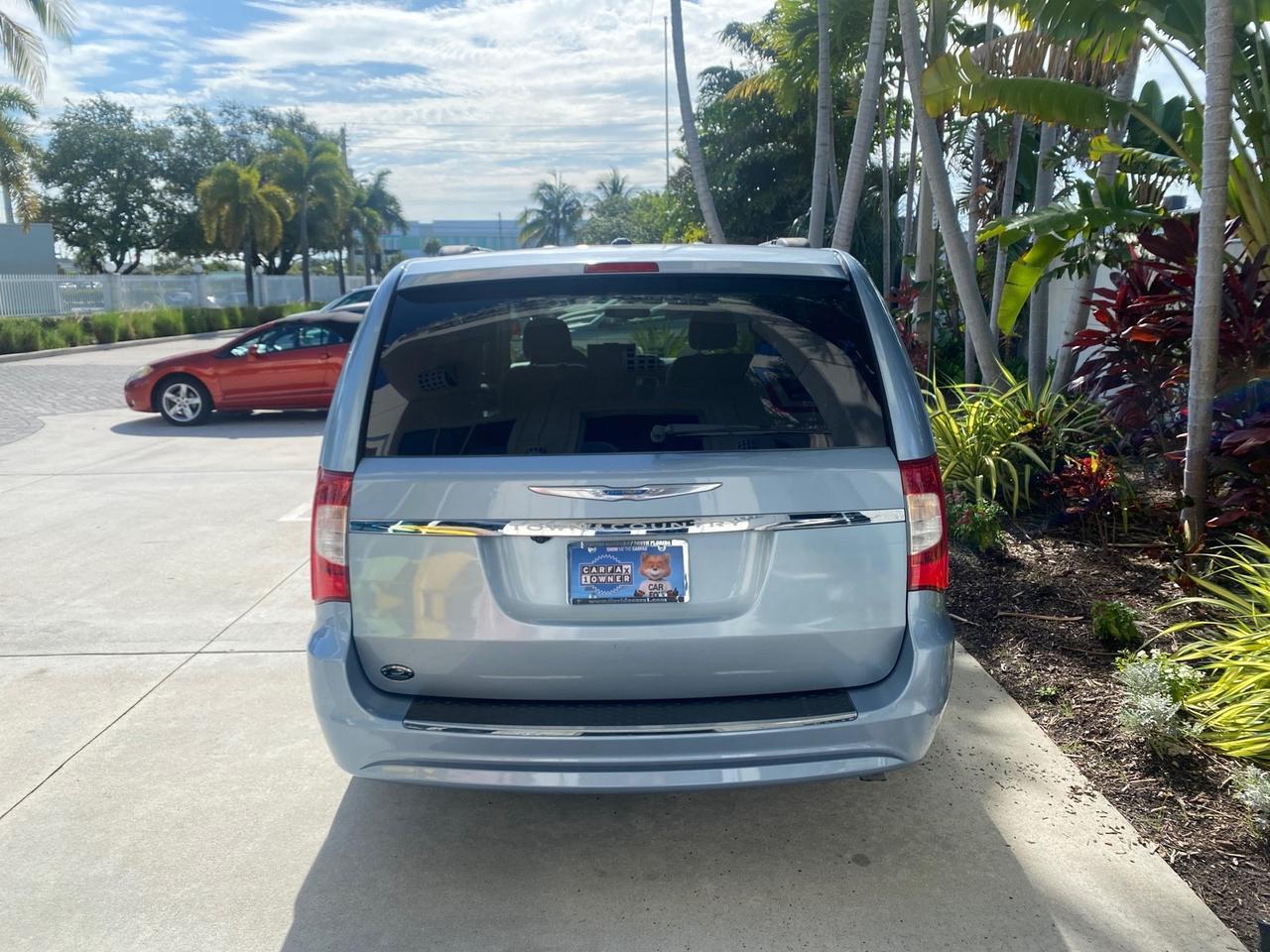 2012 Chrysler Town & Country HANDICAP LIFT LOW MILES 32,124 Pompano Beach FL