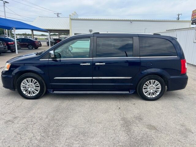 2012 Chrysler Town & Country Limited
