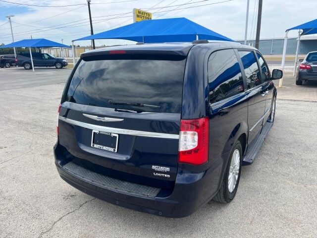 2012 Chrysler Town & Country Limited Gainesville TX