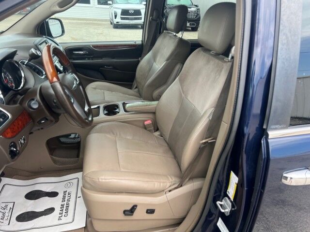 2012 Chrysler Town & Country Limited Gainesville TX