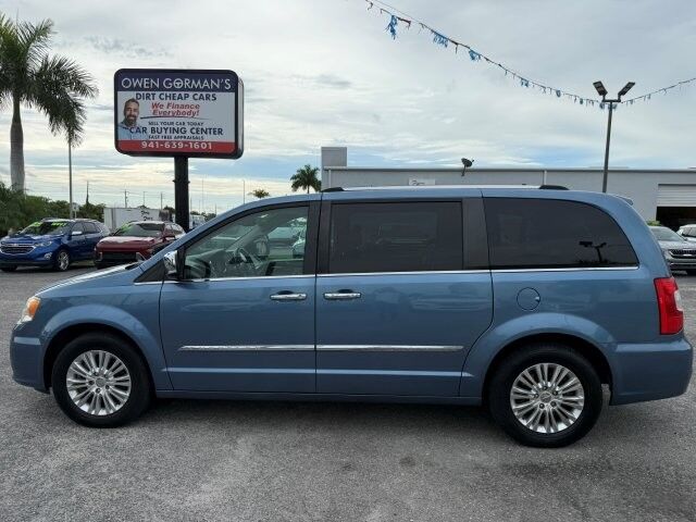 2012 Chrysler Town & Country Limited