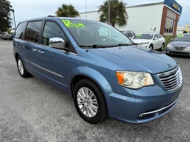2012 Chrysler Town & Country Limited