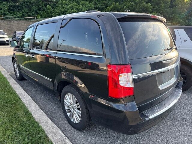 2012 Chrysler Town & Country Limited Whitehall PA