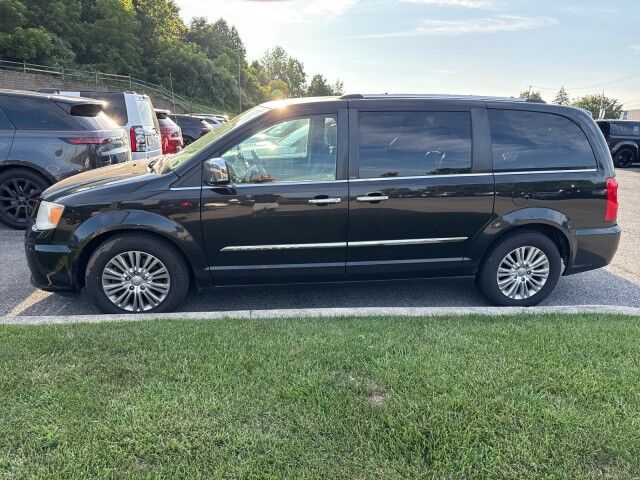2012 Chrysler Town & Country Limited Whitehall PA