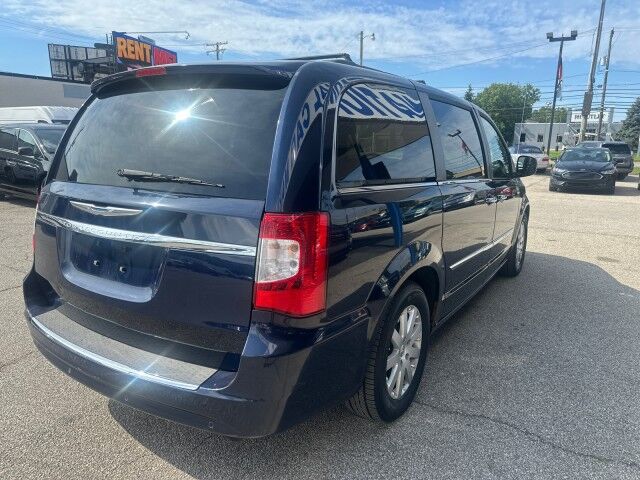 2012 Chrysler Town & Country Touring-L Cleveland OH