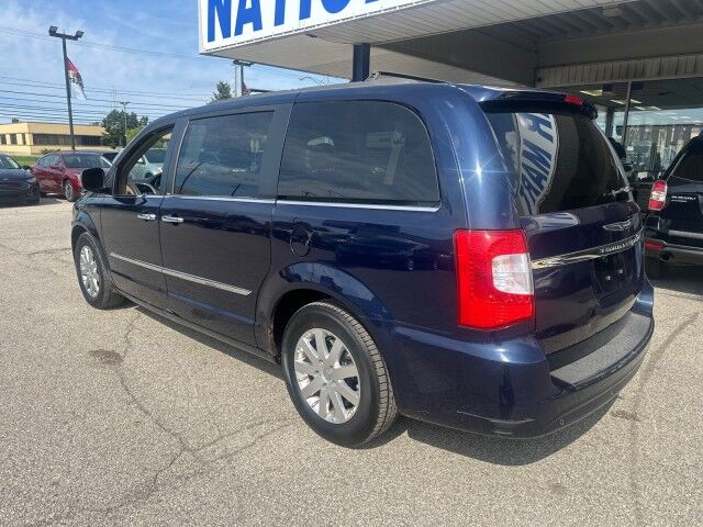 2012 Chrysler Town & Country Touring-L
