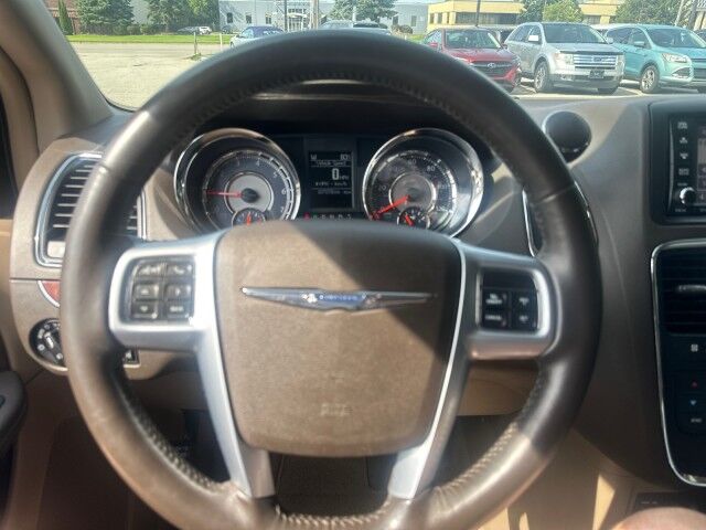 2012 Chrysler Town & Country Touring-L Cleveland OH