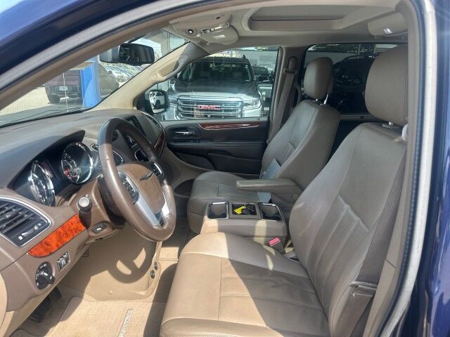 2012 Chrysler Town & Country Touring-L Cleveland OH
