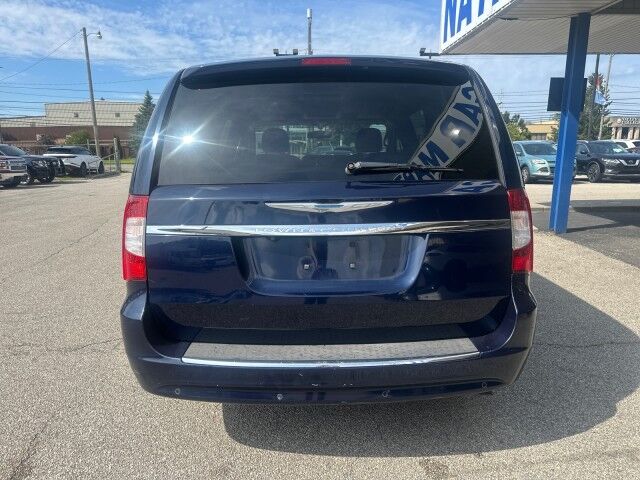 2012 Chrysler Town & Country Touring-L Cleveland OH