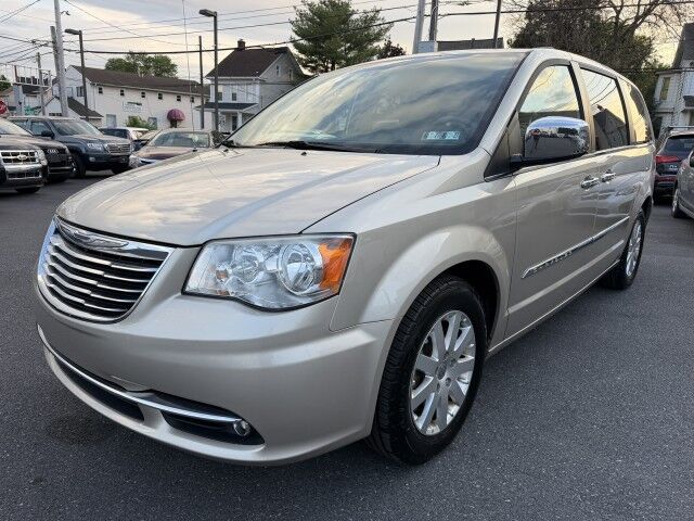2012 Chrysler Town & Country Touring-L