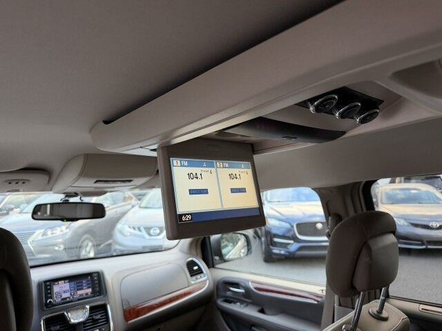 2012 Chrysler Town & Country Touring-L Whitehall PA