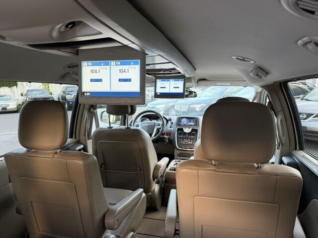 2012 Chrysler Town & Country Touring-L Whitehall PA