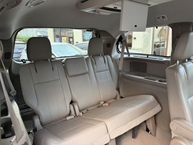 2012 Chrysler Town & Country Touring-L Whitehall PA