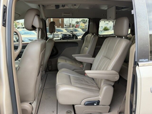 2012 Chrysler Town & Country Touring-L Whitehall PA