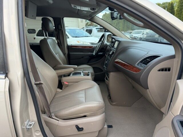 2012 Chrysler Town & Country Touring-L Whitehall PA