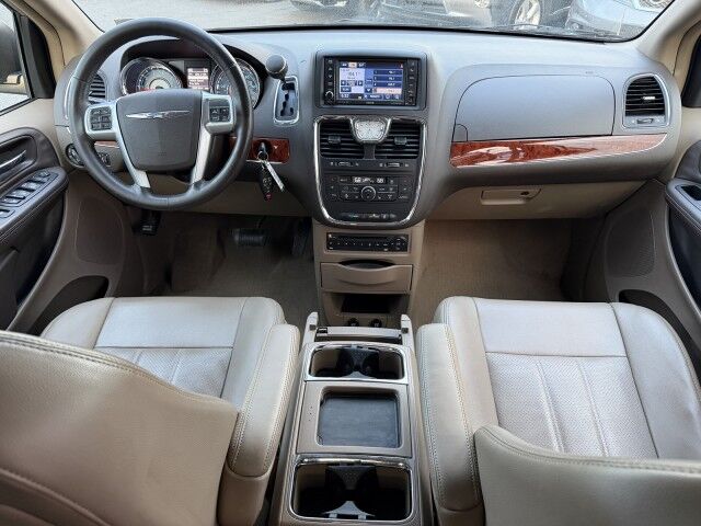 2012 Chrysler Town & Country Touring-L Whitehall PA