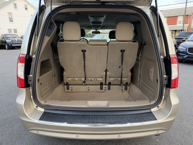2012 Chrysler Town & Country Touring-L Whitehall PA
