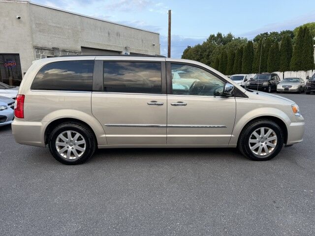 2012 Chrysler Town & Country Touring-L Whitehall PA