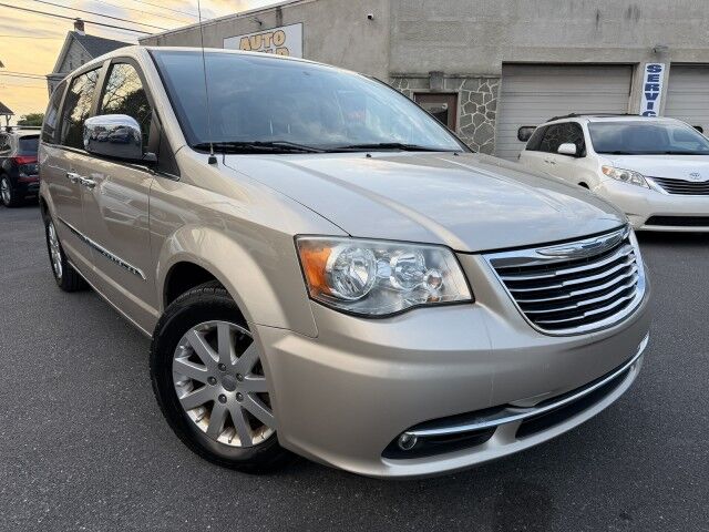 2012 Chrysler Town & Country Touring-L