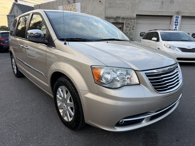 2012 Chrysler Town & Country Touring-L Whitehall PA