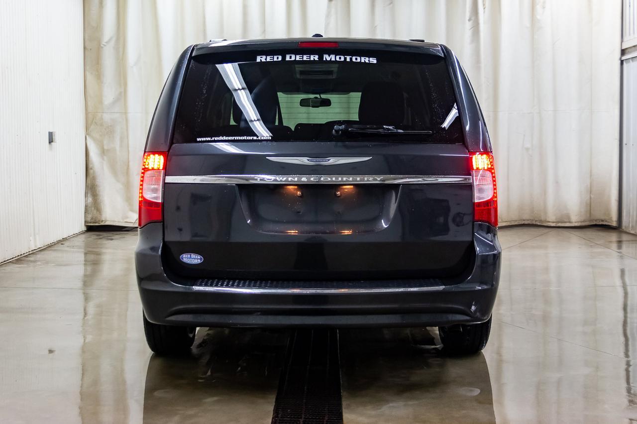 2012 Chrysler Town & Country Touring Leather Nav BCam Red Deer AB