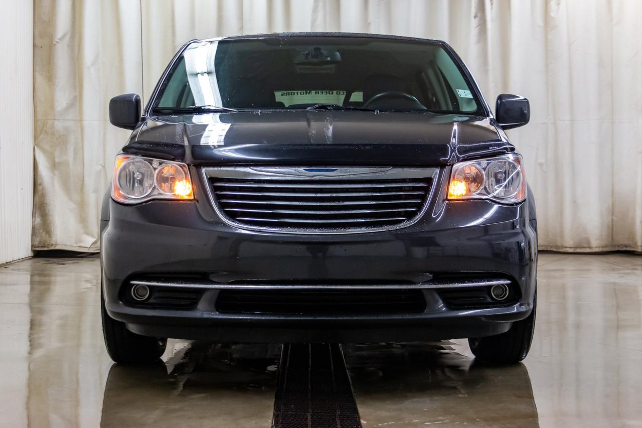 2012 Chrysler Town & Country Touring Leather Nav BCam Red Deer AB